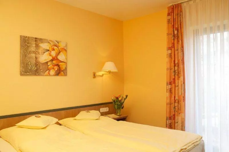 Comfort Room, Bertram