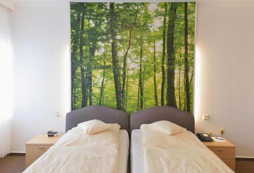 컴포트 룸, Bertram