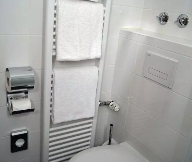 Economy Single Room