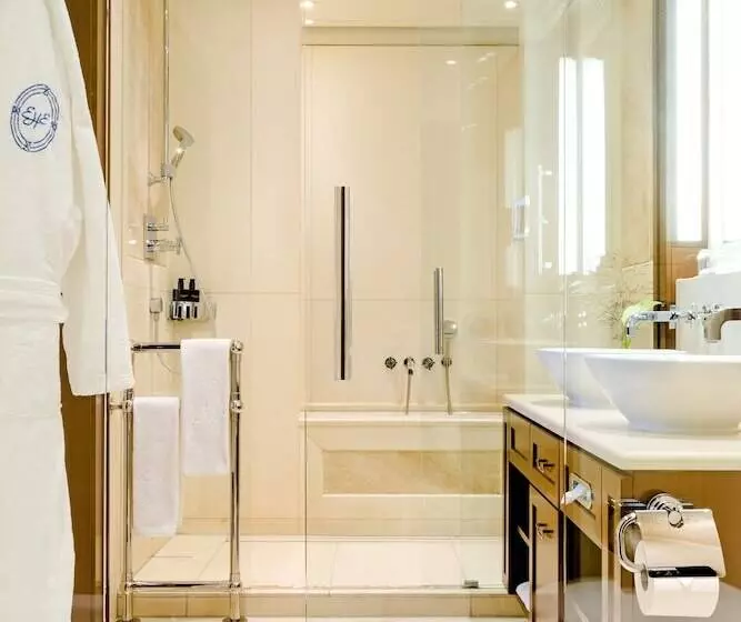 سوییت جونیور, Excelsior Hotel Ernst Am Dom