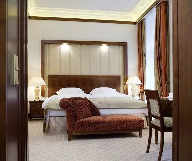 سوییت اجرایی, Excelsior Hotel Ernst Am Dom