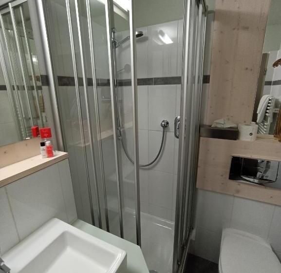 غرفة قياسية ثلاثية, Gartenhotel Fettehenne