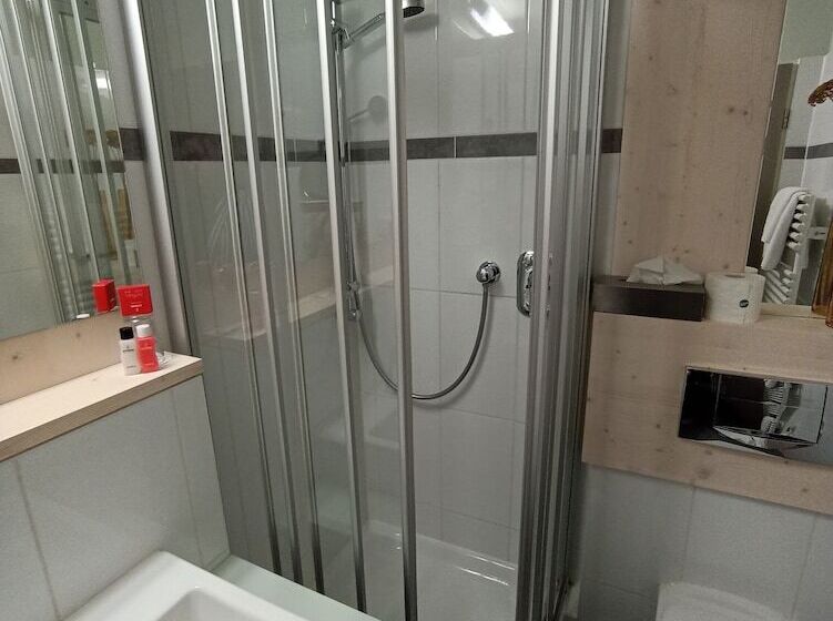 غرفة قياسية ثلاثية, Gartenhotel Fettehenne