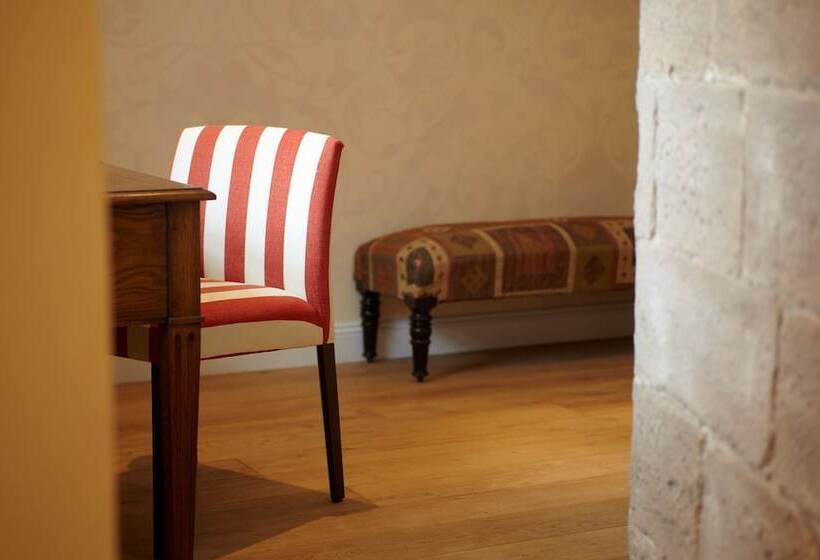 غرفة كومفورت, Relais & Châteaux Hardenberg Burg