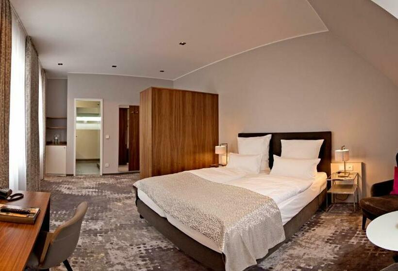 수피리어 룸, Lindenhof