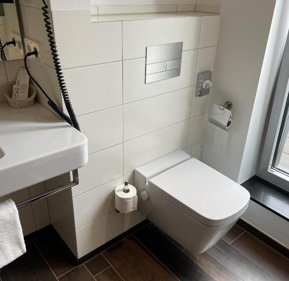 수피리어 룸, Lindenhof