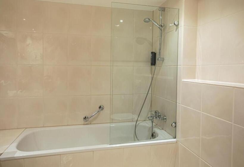 חדר משפחתי, Achat Hotel Braunschweig