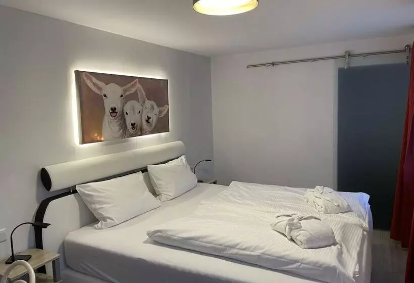 Standard Room, Osterkrug