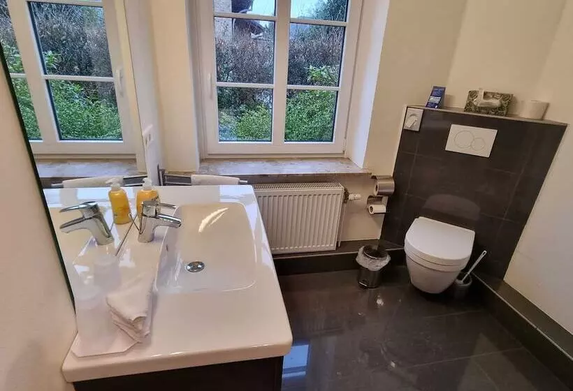 Comfort Room, Osterkrug