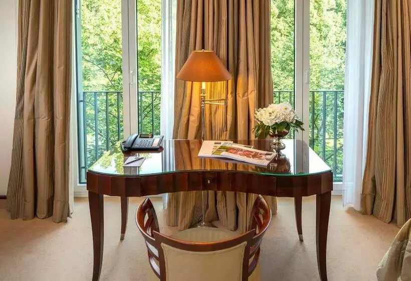 اتاق لوکس با چشم‌انداز دریاچه, Parkhotel Bremen – Ein Mitglied Der Hommage Luxury Hotels Collection