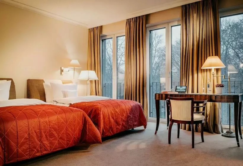 اتاق لوکس با چشم‌انداز دریاچه, Parkhotel Bremen – Ein Mitglied Der Hommage Luxury Hotels Collection