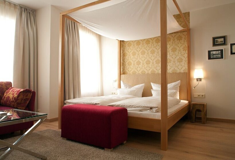 جناح جونيور, Romantik Hotel Reichshof