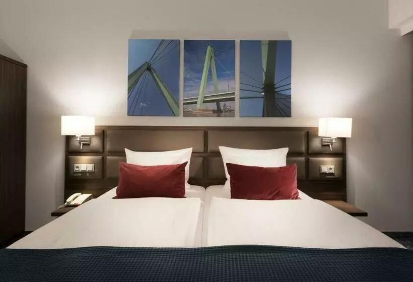 اتاق لوکس با چشم‌انداز شهر, Wyndham Köln