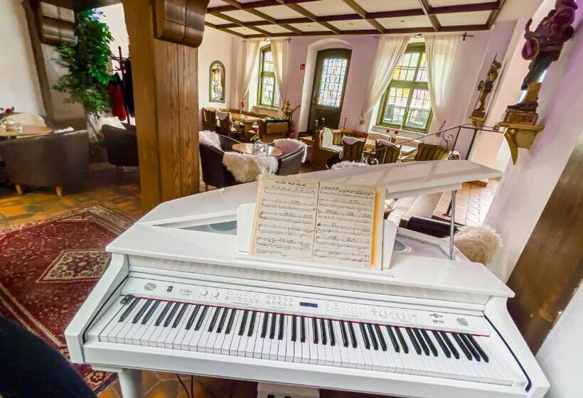 标准单人间, Zum Goldenen Löwen