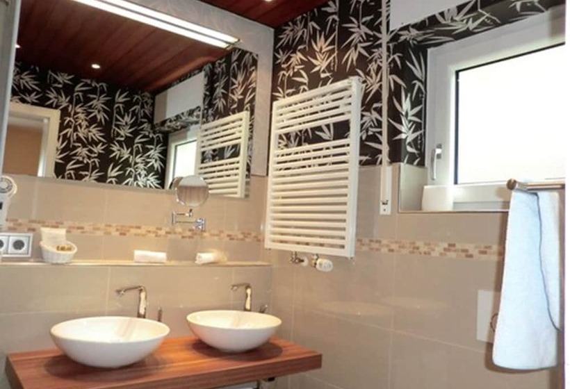 三人经典房间, Altenberg