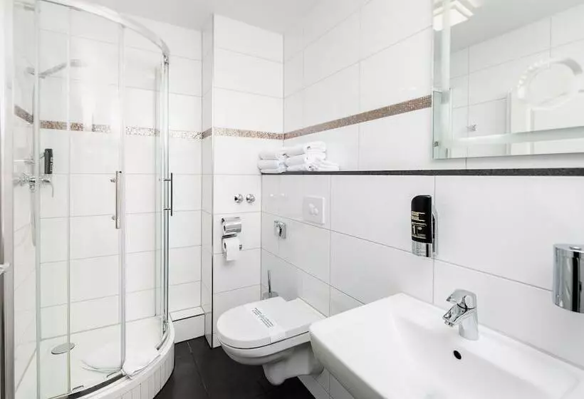 Comfort Kolmen Hengen Huone, City Hotel Kaiserhof