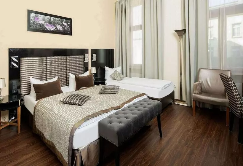 Comfort Kolmen Hengen Huone, City Hotel Kaiserhof