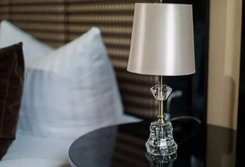 Comfort Kolmen Hengen Huone, City Hotel Kaiserhof