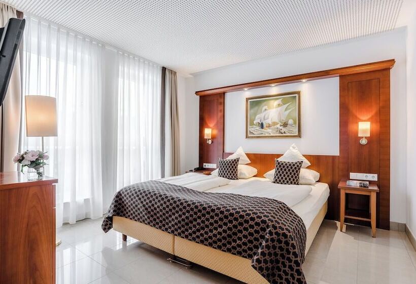 סוויטה, Gartenhotel Heusser