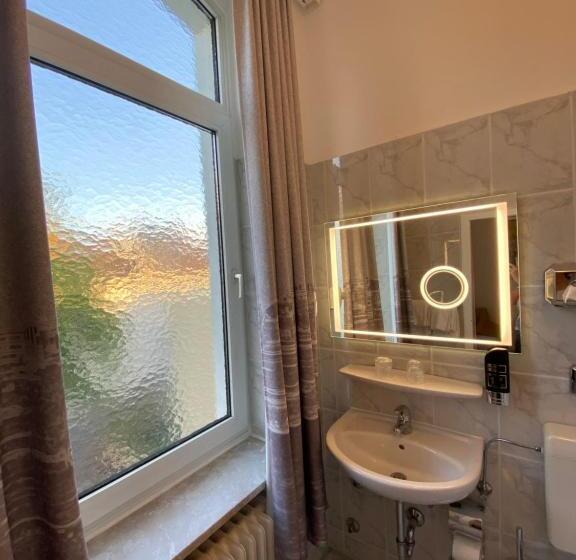 스탠다드 스튜디오, Krone