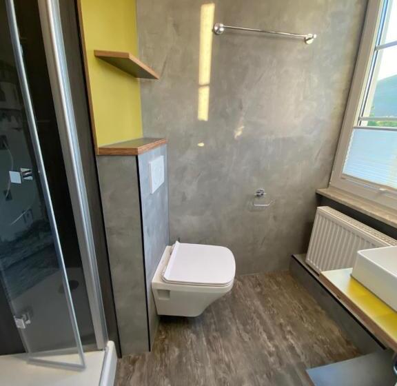 스탠다드 트리플 룸, Krone