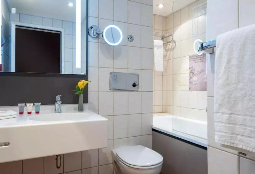 اتاق راحتی سه تخته, Leonardo Royal Hotel Frankfurt