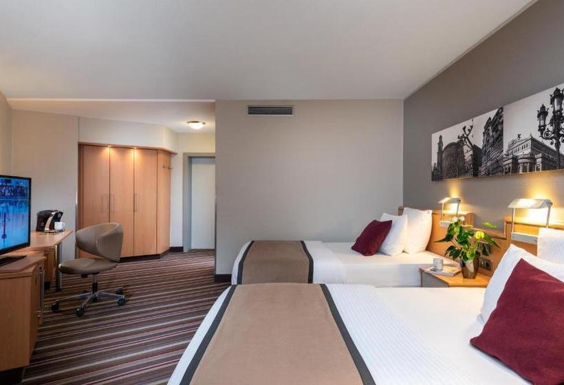 غرفة كومفورت ثلاثية, Leonardo Royal Hotel Frankfurt