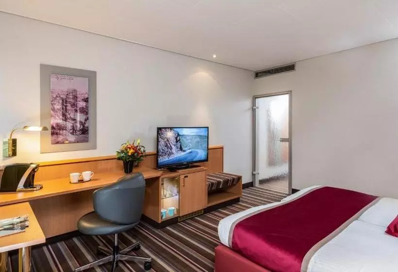 اتاق راحتی سه تخته, Leonardo Royal Hotel Frankfurt