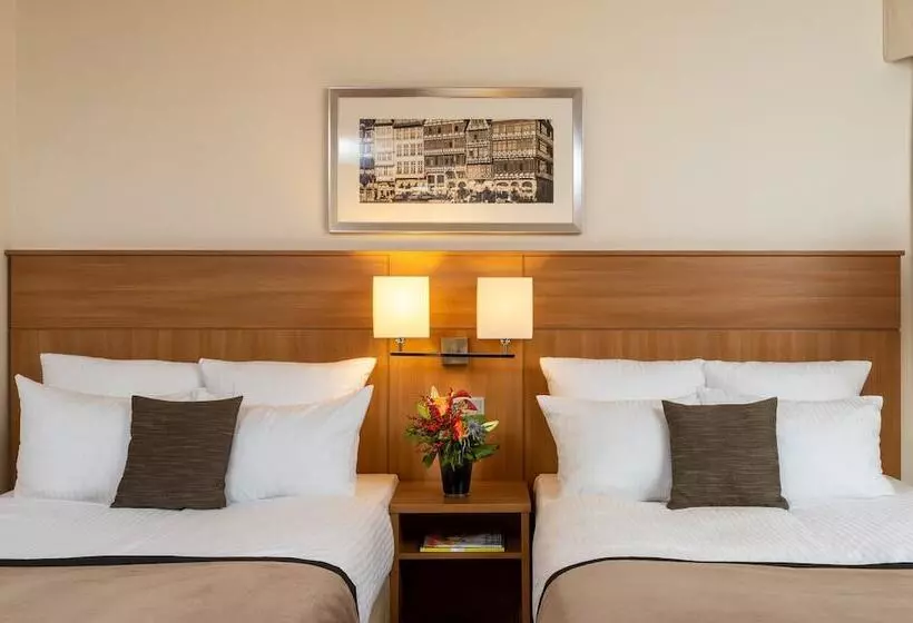 Executive Neljän Hengen Huone, Leonardo Royal Hotel Frankfurt