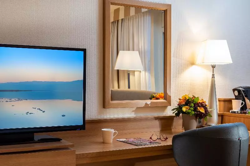 Executive Neljän Hengen Huone, Leonardo Royal Hotel Frankfurt