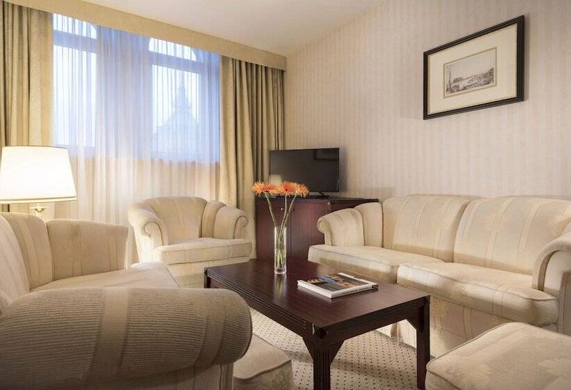 جناح جونيور, Parkhotel 1901 Mannheim