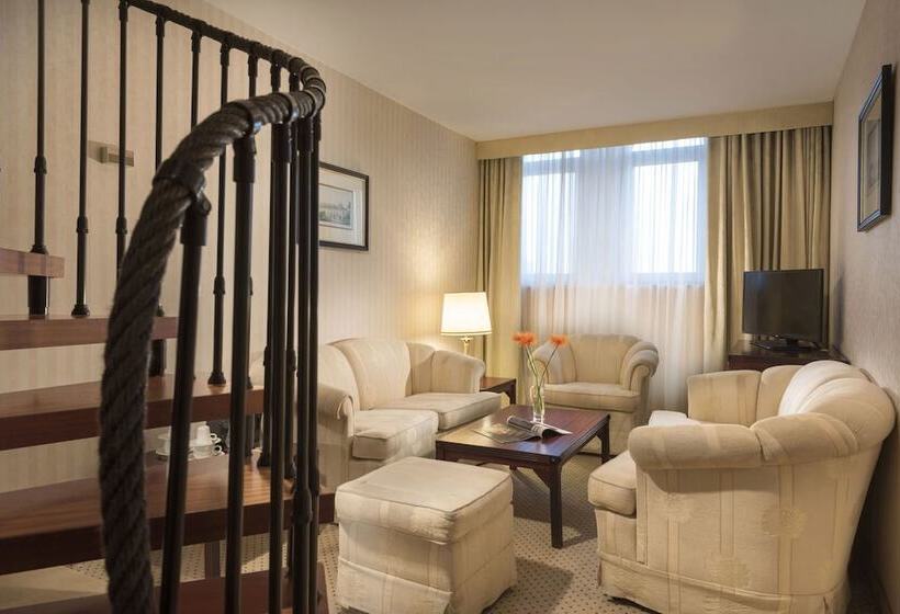 جناح جونيور, Parkhotel 1901 Mannheim