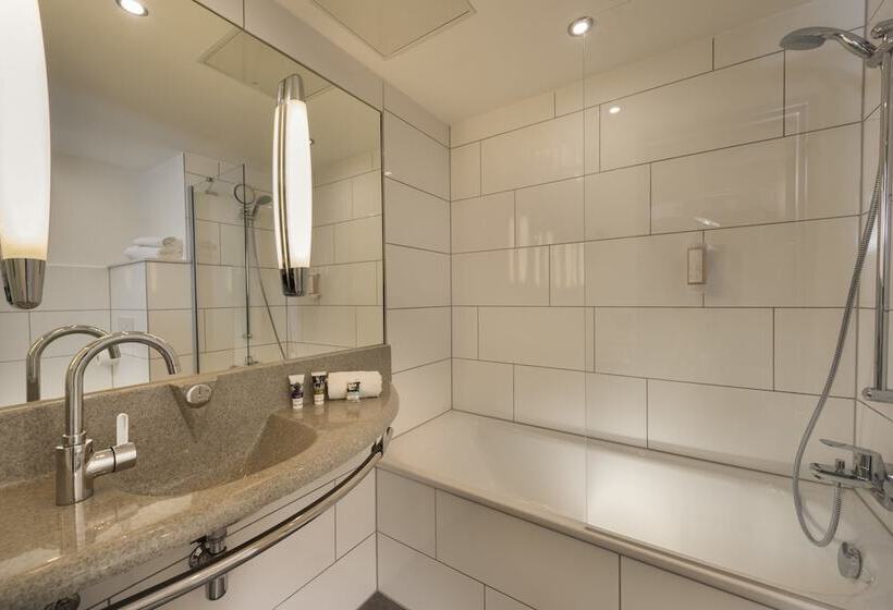 수피리어 룸, Mercure Hotel Saarbrücken Süd