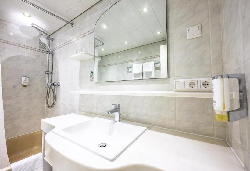 Номер Стандарт, Plaza Inn Rieker Stuttgart Hauptbahnhof