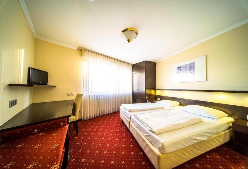 Standard-huone, Plaza Inn Rieker Stuttgart Hauptbahnhof