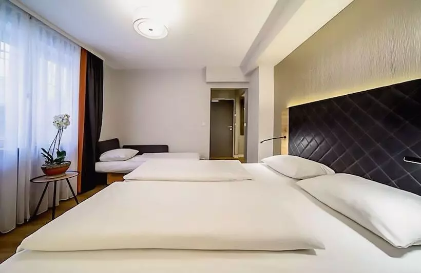اتاق راحتی سه تخته, Plaza Inn Rieker Stuttgart Hauptbahnhof