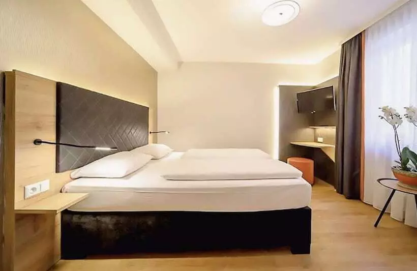 اتاق راحتی سه تخته, Plaza Inn Rieker Stuttgart Hauptbahnhof