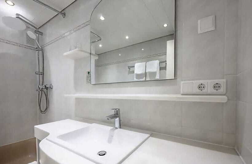 Номер Стандарт Индивидуальный, Plaza Inn Rieker Stuttgart Hauptbahnhof