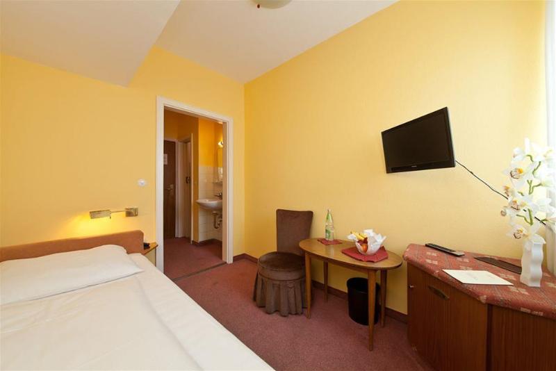 Номер Стандарт, Plaza Inn Rieker Stuttgart Hauptbahnhof