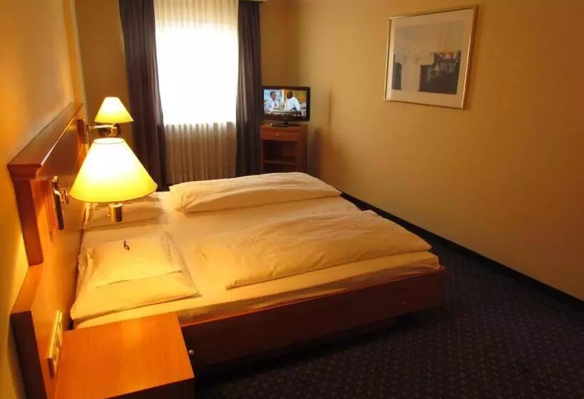 اتاق خانوادگی, Parkhotel Bad Homburg
