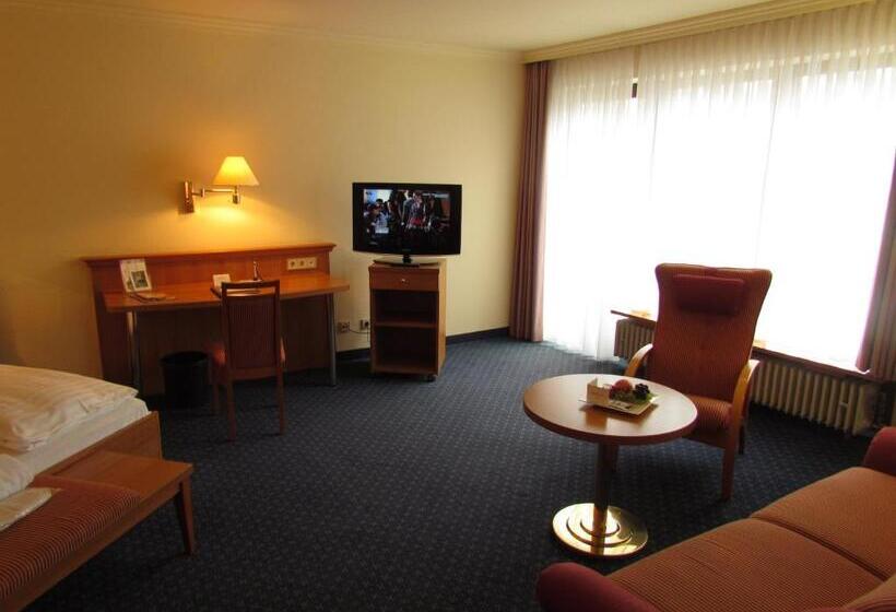 带大床的高级房间, Parkhotel Bad Homburg