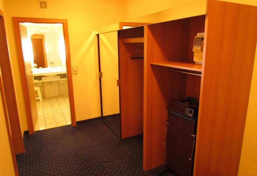 带大床的高级房间, Parkhotel Bad Homburg