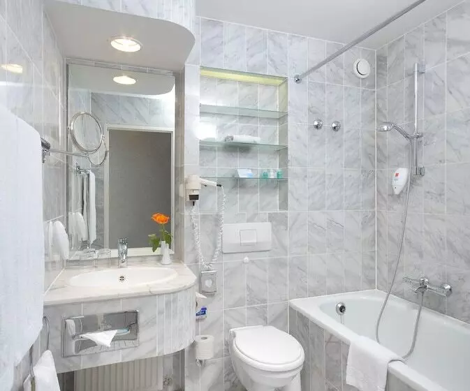 سوییت جونیور, Relexa Waldhotel Schatten Stuttgart