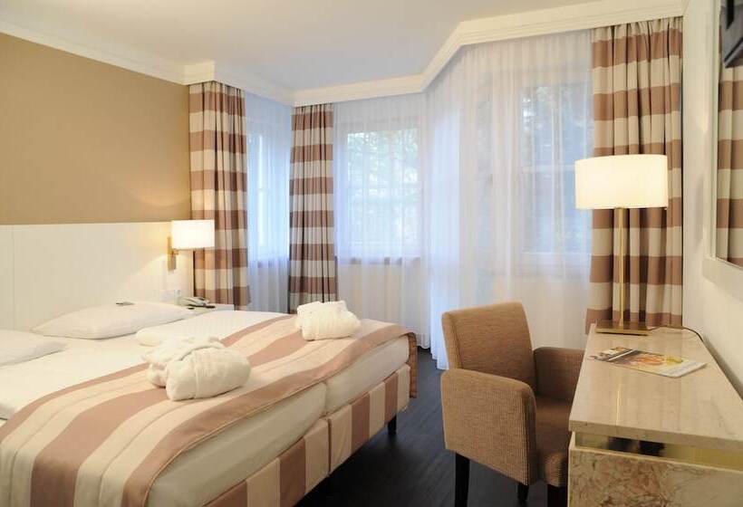 جناح جونيور, Relexa Waldhotel Schatten Stuttgart