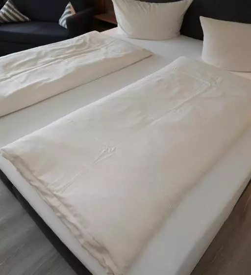 Standard Triple Room, Schwarzwaldhotel Stollen