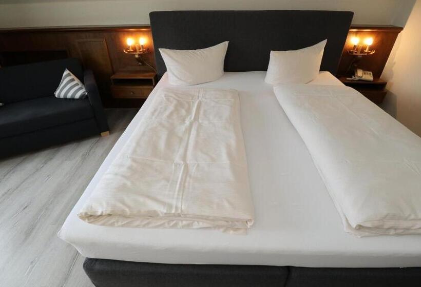 Номер Стандарт Трехместный, Schwarzwaldhotel Stollen