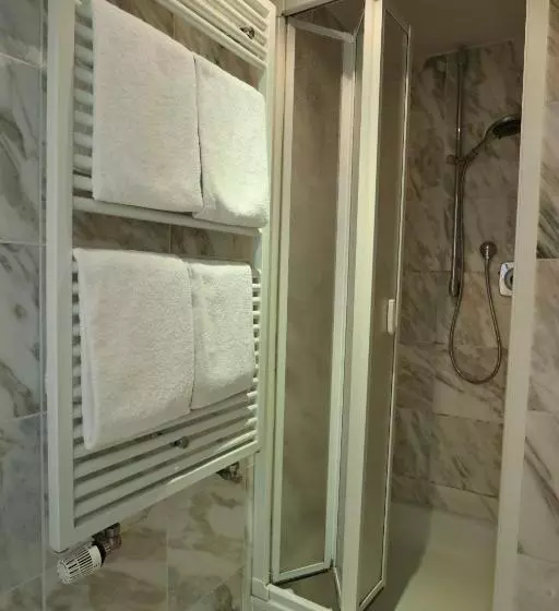 Standard Quadruple Room, Schwarzwaldhotel Stollen