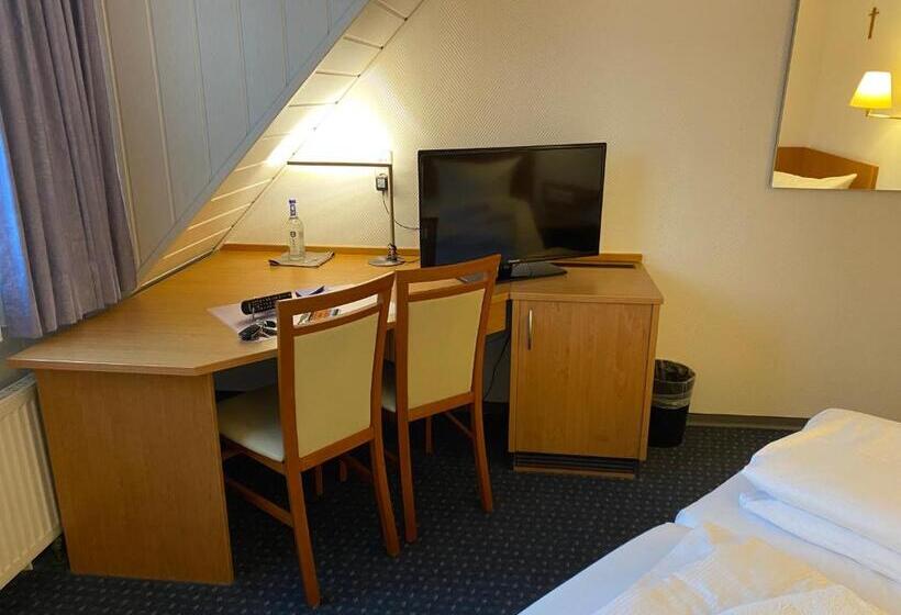 Standard Værelse, Sonne