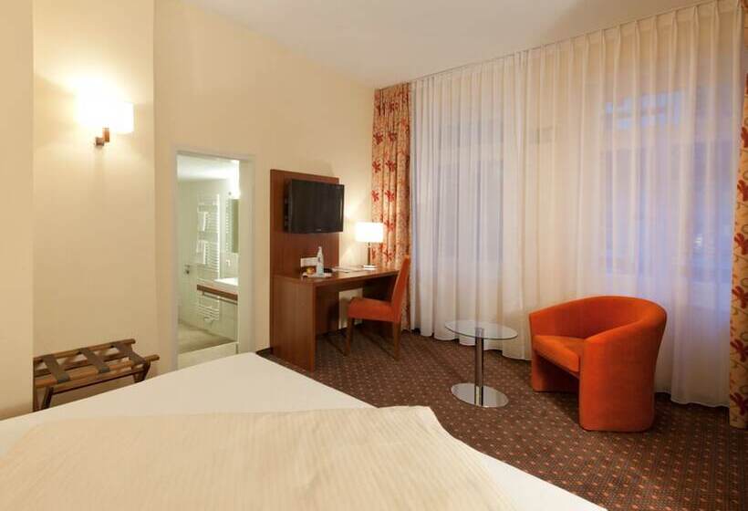 Номер Стандарт, Stadt Gut Hotel Gasthof Goldener Adler