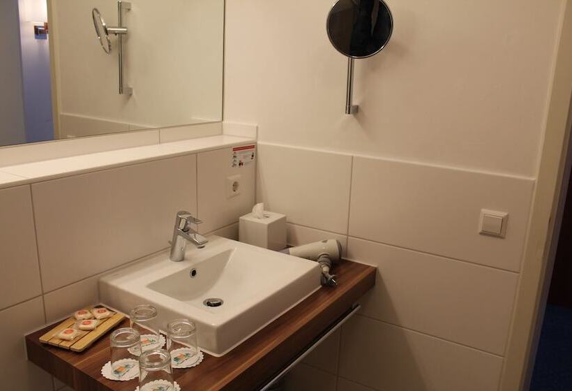 スーペリアの４人部屋, Stadt Gut Hotel Gasthof Goldener Adler